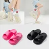 Pantoufles à plateforme en mousse d'extérieur pour femmes, pantoufles d'intérieur pour la maison, chaussures tendance, rose, blanc, noir, antidérapantes, basses, pour femmes et filles, chaussures de salle de bain de plage