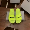 Chaussons hommes et femmes Paires Caoutchouc INS super feu amoureux lettre couleur bonbon fond épais mode all-match porter un mot pantoufles