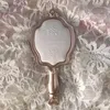 2022 Date d'arrivée Ladurée Les Merveilleuses Miroir à main N Cosmétiques Maquillage Compact Vintage Support en plastique Maquillage Miroir de poche8674874