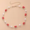 Collier ras du cou court en perles de riz pour femmes, créatif, à la mode, en verre peint, fraise, chaîne exquise, bijoux cadeau