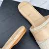 22SS Designer Womens Flat klackar tofflor Faux Pearl Tweed Sandaler Guldton Metallkedja Slides quiltade textur Mules Flip Flop Slip-on Beach Shoes Outdoor Casual Shoe