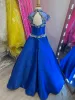 High Collar Girl Pageant Dress 2023 Cap Mouwen A-Line Crystals Royal Blue Satin Kids Birthday Formele feestjurk Toddler Tieners Preteen Little Miss Keyhole Back Ritze