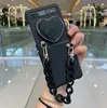 Skyddande mobiltelefonfodral Fällbart skärmskydd Omslag Portable Chain Mobiltelefonskal för Samsung Zflip3 Galaxy Zflip4 Tide Märke 3D Hard Love Bracket