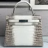 2024 Top Women Women Wands Crocodile Cowhide Handbag حقيبة يدوية مصنوعة يدويًا خيطًا مخيطًا مصممًا فاخرًا كلاسيكيًا للأزياء