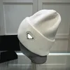 Gorro de designer de casquete Fashin Gorros masculinos de luxo gorros esportivos de malha de algodão gorros de caveira ajustados clássico triângulo gorros de lã estampados com letras casuais ao ar livre