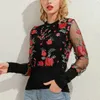 女性用Tシャツ新しい刺繍フローラルシアーメッシュスリーブブラウスシャツ女性2020スプリングパッチワークプルオーバーエレガントなセクシーなシートップスY2302