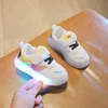 Scarpe da ginnastica taglia 15 25 Scarpe da bambino a led per ragazzi Fondo morbido con luci a LED Glowing Tenis Girls Luminose per bambini 230209