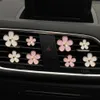 Decorations 4PcsSet Car Outlet Vent Perfume Clips Freshener Air Conditioning Aromatherapy Small Daisy Interior Decoration Supplies 0209