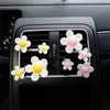 Décorations intérieures 4 pcs sortie évent parfum petite marguerite conditionnement aromathérapie clip voiture décoration intérieure fournitures désodorisant 0209