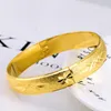 I braccialetti placcati 24k mantengono il colore dell'oro alluvionale del Vietnam, semplice e bellissimo regalo per gioielli da donna