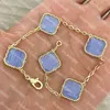 Fashion Classic 4 Four Leaf Clover Charm Armband Bangle Chain 18K Gold Agate Shell Valentine039S Day for Women Girl Wedding J6817140