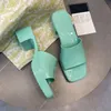 Женщины Slide Sandal Slippers Котланные каблуки тисненой пеленки.