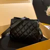 7A top designer borsa di lusso borsa da donna in pelle argento catena a tracolla in pelle di pecora bianca e nera tracolla a tracolla 23 cm tote bag da donna