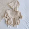 Rompers Toddler Lace Romper Summer Retro born Baby Princess Girls Clothes Cotton Spring Solid Color Infant Set Outfits Hats l230209