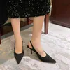 Moda Slingbacks Mulher Thin Mulher Suojialun Sandálias High Sandálias Salto raso em bombas elegantes pontuais para sapatos de casamento