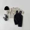 Rompers 3560C geboren kleding jongen s corduroy jumpsuit herfst winter baby meisje s casual slabib broek 230209