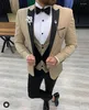 بدلات الرجال أحدث زي تصميم Homme Light Blue Men Slim Fit Blazer Tuxedos Groom Wedding Terno Masculino 3 PCS (سترة بانت)