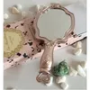 فرش المكياج Les Merveilleuses Laduree Limited Edition Pot for Face Rose Powder Blush Holder Beauty Commetics Makeup Blender مع صندوق البيع بالتجزئة