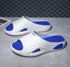 23 de verão masculino de luxo sandálias Sapatos leves Man Slippers Slip On Beach Slide Flats Boy Flip Flip Farle Wear Sandalias EU40-45