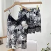 Pijama de tirantes finos para mujer, pijama Sexy con estampado de rosas y encaje de flores, traje de lencería íntima de verano para mujer, ropa de casa de satén de seda