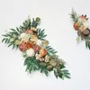 Decoratieve bloemen Kunstmatige rozenbloem bruiloft achtergrond Achter achterom welkom gebied decoratie hangende hoek buitendeur