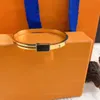 Nuovo braccialetto con lettera da donna Bracciale in oro con diamanti Gioielli di lusso con intarsio artigianale Bracciale antisbiadimento avanzato Progettato per le donne di lusso S179