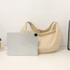Вечерние сумки Крупногабаритная нейлоновая женская сумка через плечо большой емкости Дизайнерская модная сумка Half Moon Модная брендовая сумка с широким плечевым ремнем Сумка Tote G230208