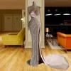 2023 Luxury Beaded aftonkl￤nningar sj￶jungfru l￥nga ￤rmar med h￶g hals paljetter sidoslits kristaller skr￤ddarsydda formella tillf￤llen b￤ra arabisk prom kl￤nning vestidos