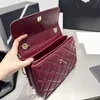 Omuz Çantaları Luxurys tasarımcıları C Çanta cüzdanı Moda kadın CrossBody Debriyaj Klasik retro postacı Çantası Tote CrossBody 2023 Çanta bayan logolu çanta