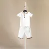 Conjuntos de roupas para meninos de roupas de menino conjuntos de camiseta shorts infantis de garotas ternos infantis de verão vestem infantil infantil tee 2pices terno w230210