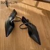 Sandali SUOJIALUN 2022 Primavera Slingback Sandali Décolleté con tacco basso Scarpe da donna Elegante Ciabatte con tacco a punta Punta a punta Slip On Scarpe eleganti T230208