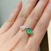 Anello solitario CAOSHI Elegante cristallo verde regolabile Accessori indossabili quotidiani femminili con design alla moda Gioielli asimmetrici unici Y2302