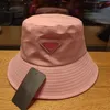 여성 남성 버킷 모자 스냅 백 디자이너 모자 태양 예방 야외 낚시 야구 야구 카카 트 삼각형 블랙 흰색 핑크 패션 캡