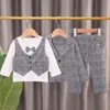 Completi di abbigliamento Abbigliamento per bambini in stile coreano Ragazzi Abbigliamento primaverile Abito scozzese Tre pezzi Bambini Autunno Neonato 230209