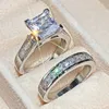 Solitaire Ring Luxury رائعة زفاف مجموعة لامعة مربع الزركونيا حلوة الرومانسية الحزب الزفاف السيدات الأزياء المجوهرات الملحقات 223D