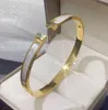 8oz0 Bangle 2023 Designer Bracelets Women Luxury Jewelry Gold Plated Stainless Steel Wedding Lovers Gift Bangles Wholesale No Box