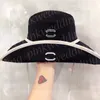 Sombrero de cubo al aire libre Vacaciones de verano Sombreros de ala ancha Diseñador de moda para mujer Gorra de protección solar de playa con cinturón