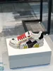 Bestkvalitativ lyxdesigner NS1 White Leather Red Love Low Tops Flat Sorrento Print Trainers Sneakers With Box