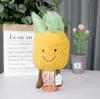 Poupée en peluche d'ananas de 22cm, jouet en peluche de fruit de dessin animé, oreiller aux fraises kawaii, décoration de chambre, jouet confortable pour le sommeil de bébé