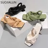 2022 Summer on Suojialun Sandals Novos sapatos deslizantes moda moda-nó de arco quadrado dedo slides casuais de salto baixo
