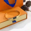 Nuovo braccialetto con lettera da donna Bracciale in oro con diamanti Gioielli di lusso con intarsio artigianale Bracciale antisbiadimento avanzato Progettato per le donne di lusso S179