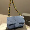 Качественные сумки с высоким плечами роскошные дизайнеры C Fashion Women Women Cowboy Choarse Cheap Magbags Suckbody Totes сумки сцепление дамская кошелек с логотипом 5A