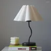 Table Lamps Pink Petal Lamp USB Charging Touch Dimming Bedroom Bedside Study Room Decoration Modern Small