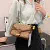 2023財布クリアランスアウトレットオンライン販売豪華な女性の新しいファッションチェーンフランス人マイノリティクロスボディ汎用の小さな正方形のバッグ