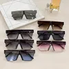 Óculos de sol femininos para homens homens de sol, estilo de moda masculina protege os olhos lentes UV400 com caixa aleatória e caso 17409