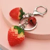 Key Rings Strawberry Red Bowknot Keychain Keyring voor vrouwen Girl sieraden gesimuleerd fruit schattige auto sleutelhouder vriend geschenken G230210