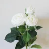 Dekorativa blommor 3 Huvud Känns fuktgivande rosor Artficial Silk Home Chritmas Weeding Decoration Year Fake Flower