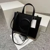 Shoppingväska designer kvinnor axelväskor lyx handväska 2 storlekar USA varumärkeskoppling grossist plånbok pu tote satchels crossbody väska