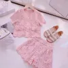 Ensembles de vêtements Bear Leader Baby Girls Version coréenne de petit costume de parfum Été Nouveaux shorts à manches courtes en dentelle pour enfants Ensemble de deux pièces