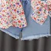 Summer Baby Girls Zestawy odzieży Dzieci Kwiat Latający Kamizelka i urocze łuk dżinsowe stroje Niemowlę Sling Suits Y
